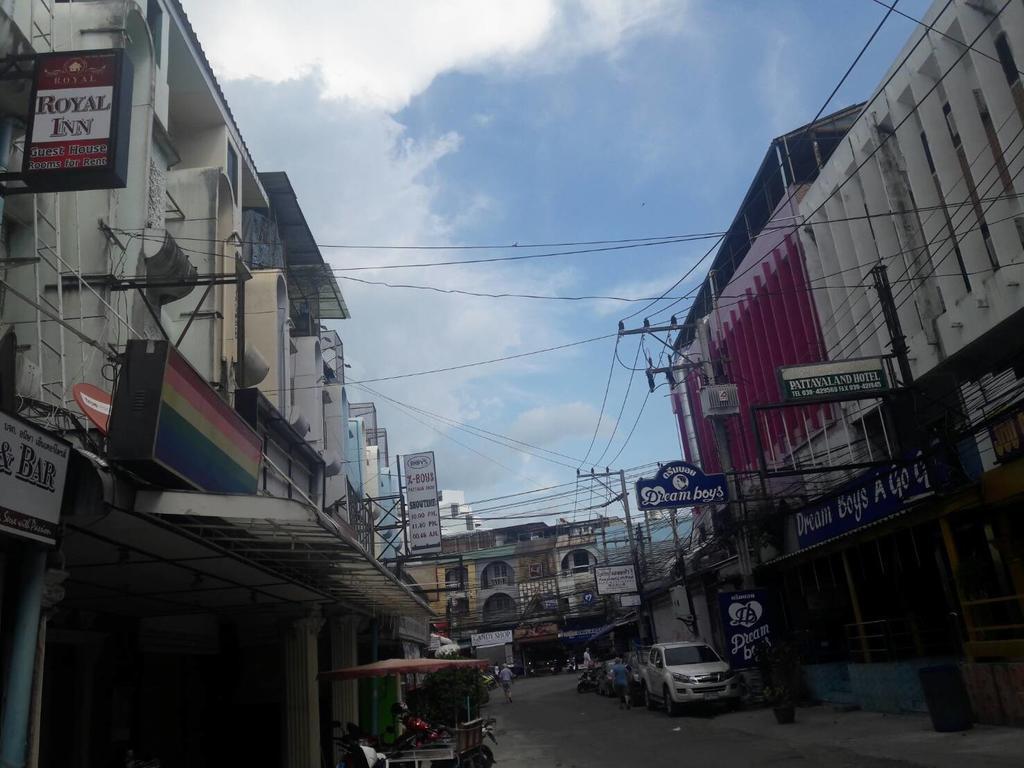 Royal Inn Kitchen And Bar Pattaya Exterior foto